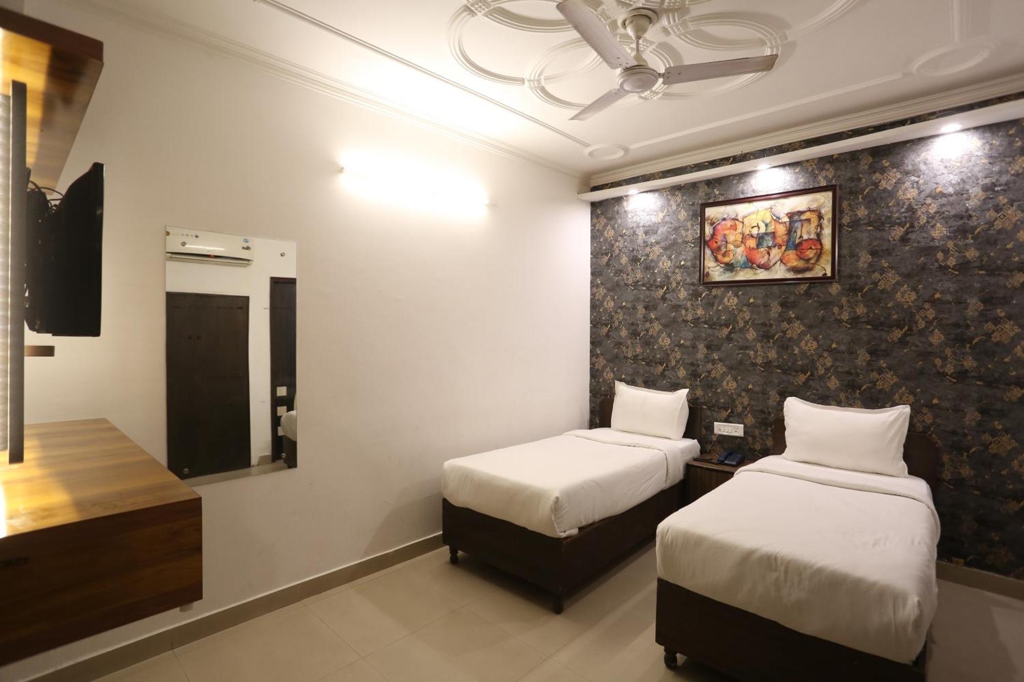 Backpackers - Ink Hotels Delhi Airport By Ss Group Нью-Делі Екстер'єр фото